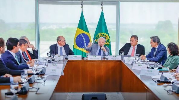 Tem muita gente gastando o que não tem, alerta Lula sobre bets