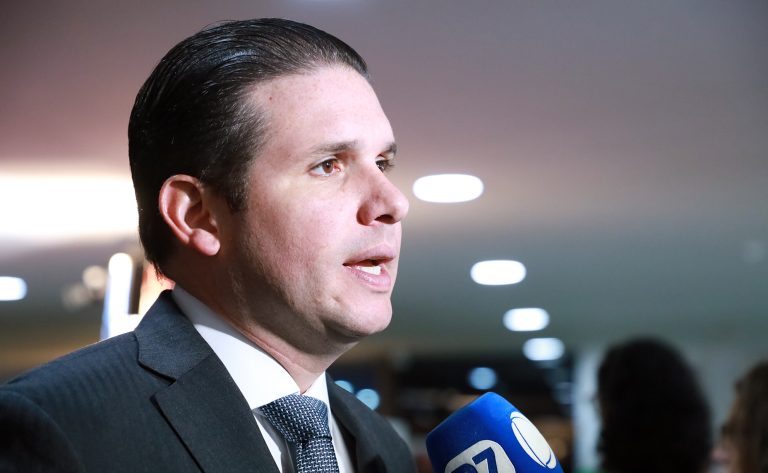 Deputado Hugo Motta concorre à presidência da Casa