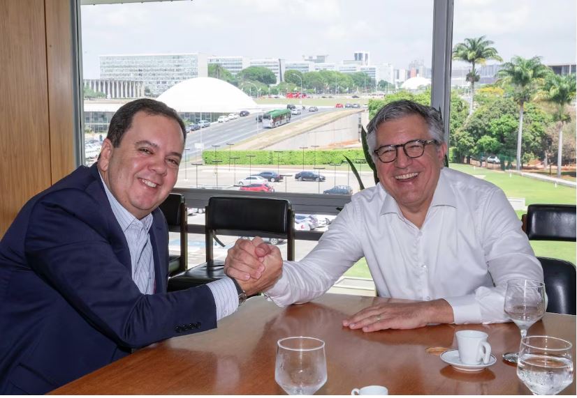 O deputado Elmar Nascimento e o ministro Alexandre Padilha