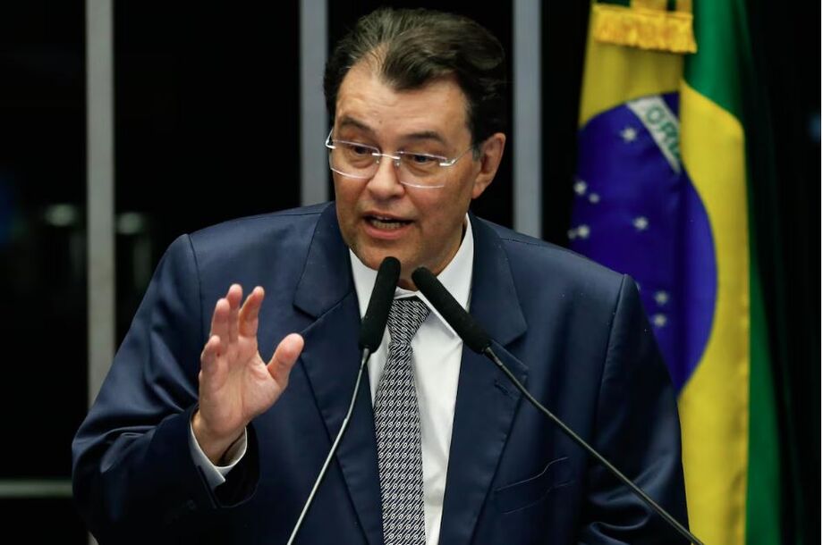 Eduardo Braga foi o relator da proposta de emenda constitucional da reforma e agora também é o relator da regulamentação