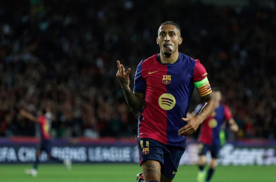 Raphinha fez exibição de gala em vitória do Barcelona para quebrar tabu contra Bayern de Munique.