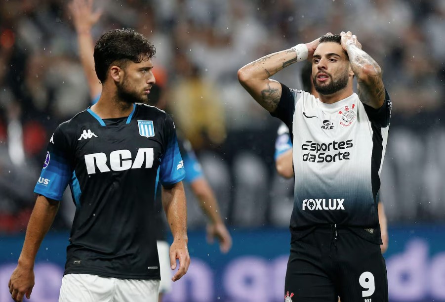 Yuri Alberto, protagonista do jogo, lamenta chance perdida
