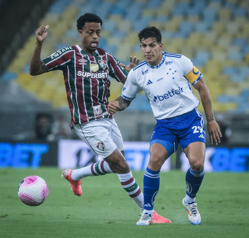 Fluminense vence a equipe mineira com gol do Jhon Arias