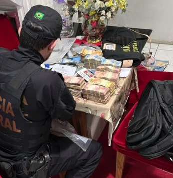 Operação Alcaçaria indica que a quadrilha investigada fez depósitos em espécie, em agencias bancárias de todo o País, de pelo menos R$ 1,2 bilhão