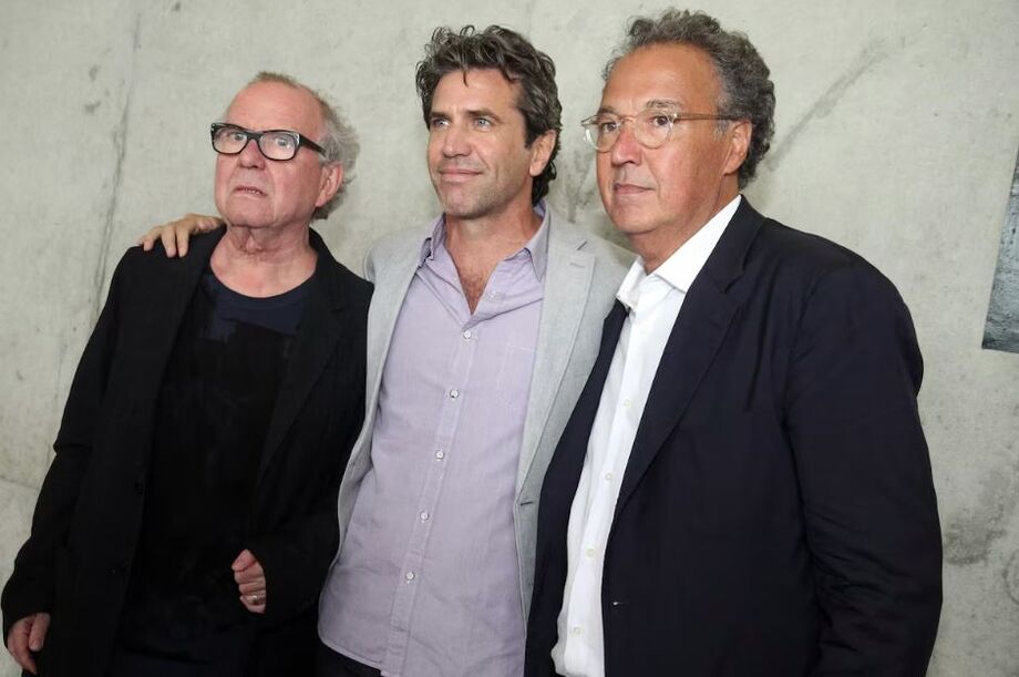 Washington Olivetto (esquerda), Jose Molla (centro) e Nizan Guanaes posam para foto em evento realizado no MAM, no Ibirapuera, em São Paulo, em 2015