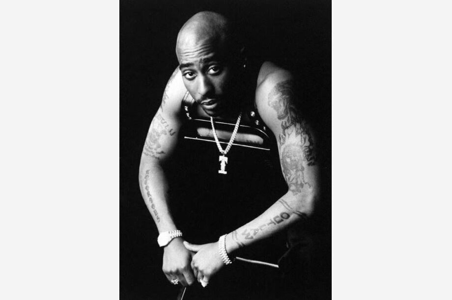 Irmão de Tupac fala sobre suposto envolvimento de Diddy na morte de rapper.