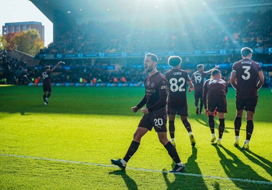 Manchester City sofre contra lanterna, mas vira com gol aos 50 do 2º tempo e lidera Inglês