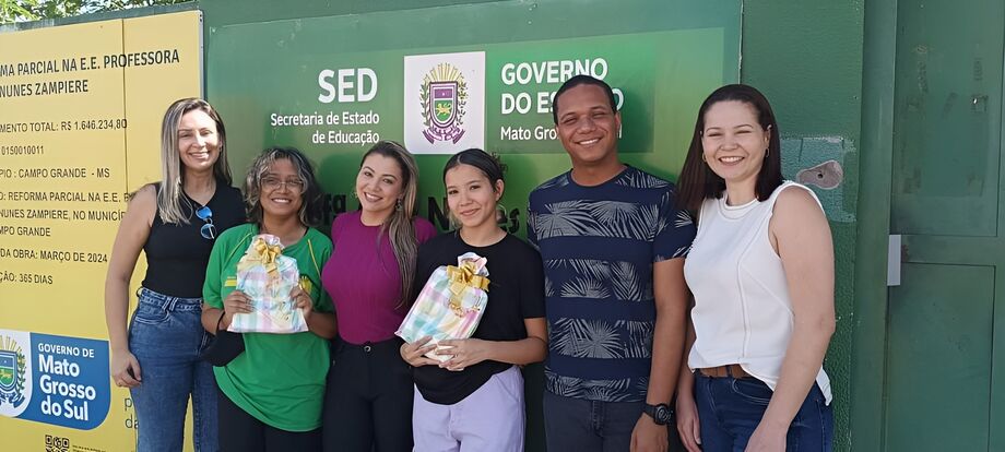 Estudante da EE Professora Alice Nunes Zampiere é medalha de ouro na Quimeninas 2024