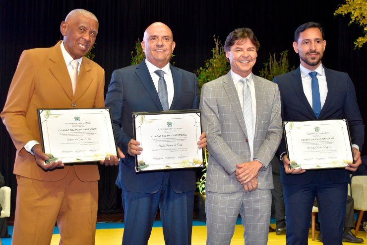 Da esquerda para a direita: Mestre Antero, Danilo Costa, deputado Paulo Duarte e Rodolfo Santos