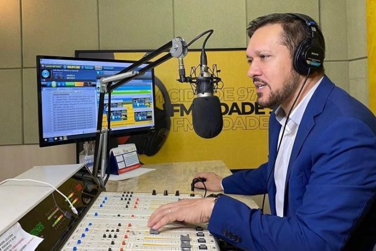 O deputado e radialista Lucas de Lima (sem partido), utilizou a palavra para parabenizar os profissionais da radiodifusão pelo Dia do Radialista