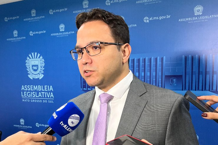Deputado Pedrossian Neto.
