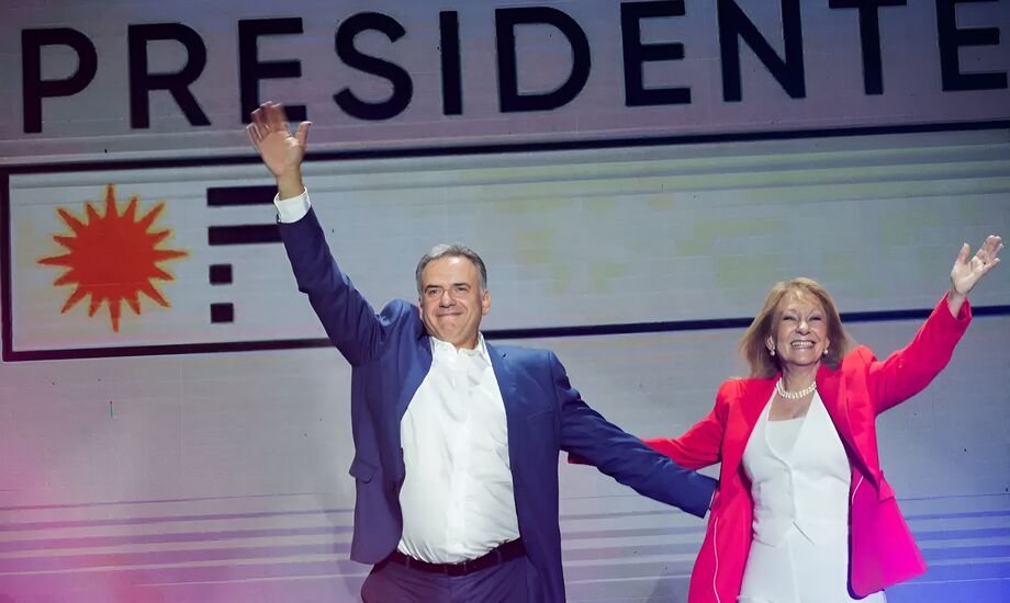 O candidato da coligação de esquerda Frente Ampla venceu o segundo turno das eleições presidenciais