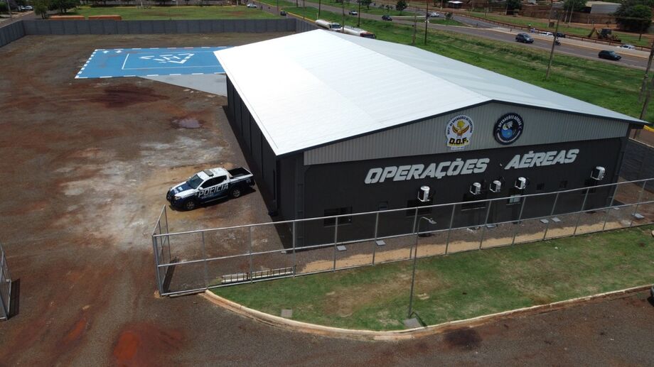 Novo hangar em Dourados amplia policiamento aéreo com helicóptero exclusivo para segurança na fronteira.