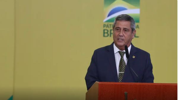 Braga Netto teve participação concreta em atos golpistas, diz PF