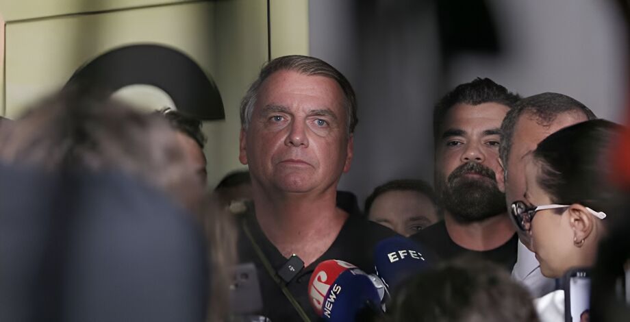 Ex-presidente nega discussão sobre golpe e que considerou medidas possíveis dentro das quatro linhas da constituição