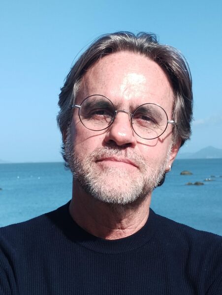 O autor, arquiteto e poeta Ângelo Arruda