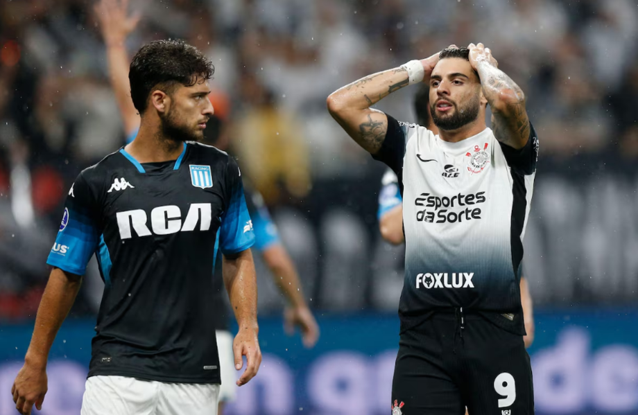 Corinthians foi eliminado pelo Racing nas semifinais da Copa Sul-Americana.