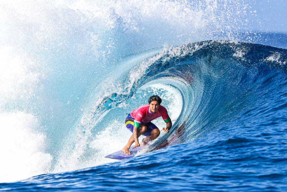 Gabriel Medina em ação durante a Olimpíada de Paris, em agosto de 2024.