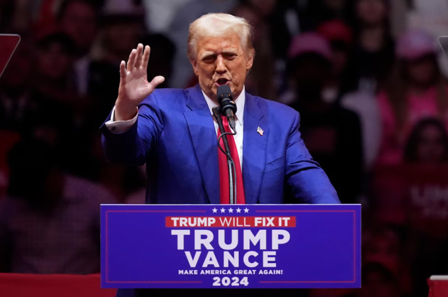 Donald Trump durante evento de campanha em Nova York