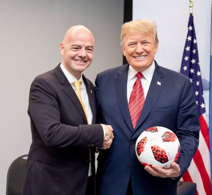 Gianni Infatino parabenizou Donald Trump pela eleição: 'Futebol une o mundo!'