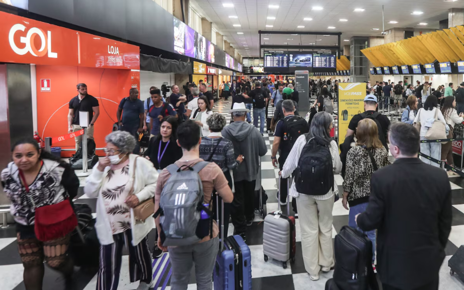 Passageiros enfrentam transtornos na manhã desta sexta-feira (8), no aeroportos de Congonhas, zona sul de São Paulo