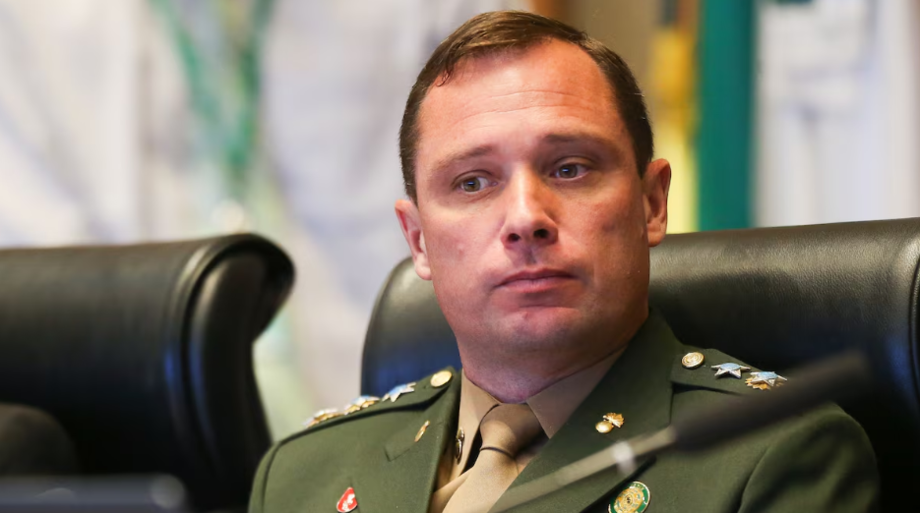Tenente-coronel Mauro Cid, ex-ajudante de ordens do ex-presidente Jair Bolsonaro (PL), prestará novo depoimento à Polícia Federal (PF) nesta terça-feira, 19.