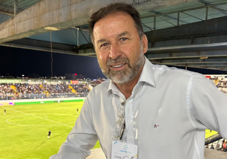 Augusto Melo classificou pedido de impeachment como golpe.
