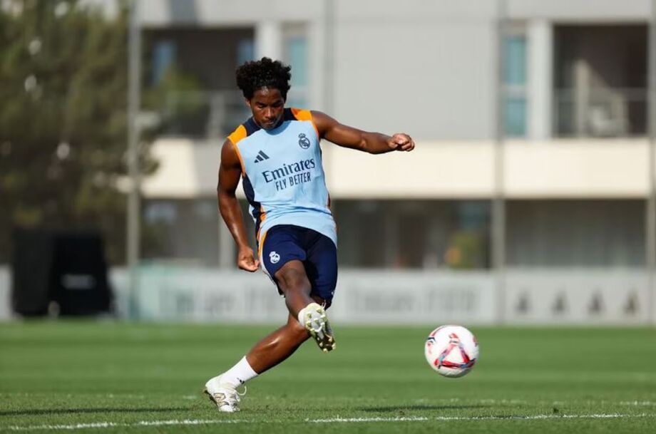 Endrick durante sessão de treinamento pelo Real Madrid