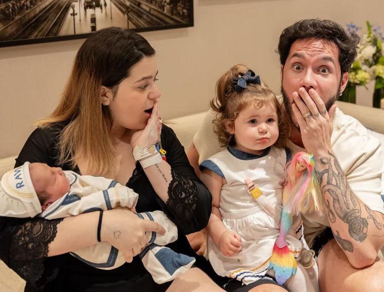 Eliezer compartilhou registro ao lado da família nesta segunda-feira, 18