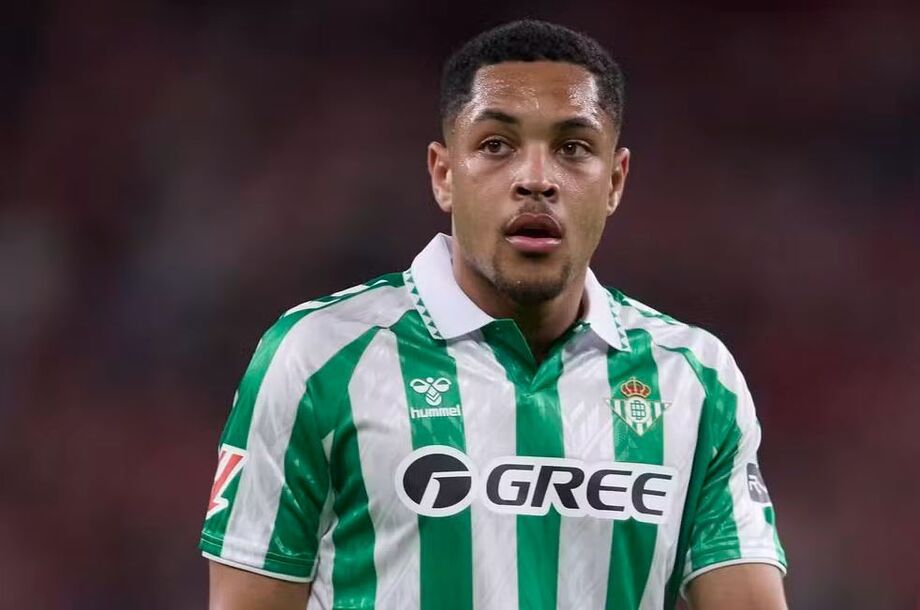 Vitor Roque admite momentos difíceis no Barcelona: 'Poucas chances e nenhum tempo de adaptação'