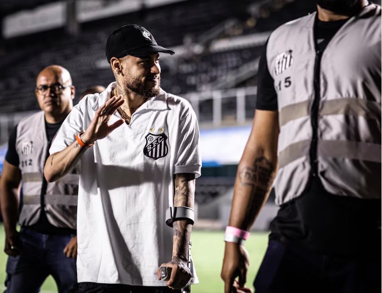 Presidente do Botafogo veta Neymar no elenco do time em 2025: 'Deus me livre'