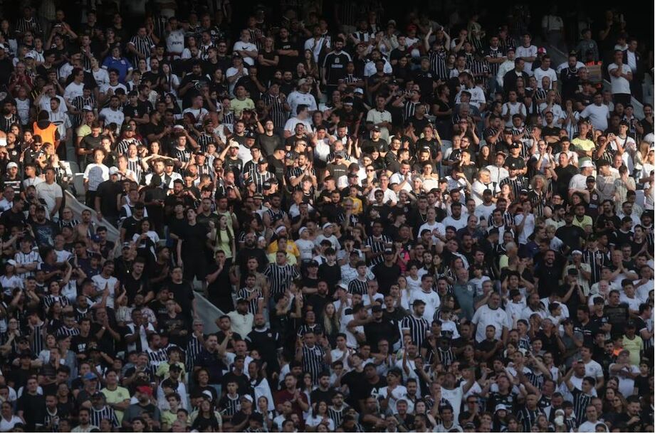 Corinthians e Vasco jogaram neste domingo na Neo Química Arena, pelo Brasileirão.