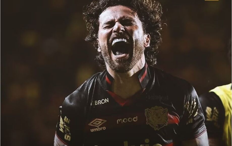 Lucas Lima marcou duas vezes na vitória por 2 a 1 do Sport sobre o Santos.