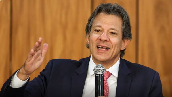 Pacote de corte de gastos será anunciado até terça, diz Haddad