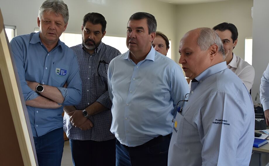 Federação das Indústrias de Mato Grosso do Sul (Fiems), representada pelo vice-presidente Crosara Júnior, visitou junto do governador Eduardo Riedel, a Fazenda Aracoara em Sidrolândia, onde o Grupo Cutrale