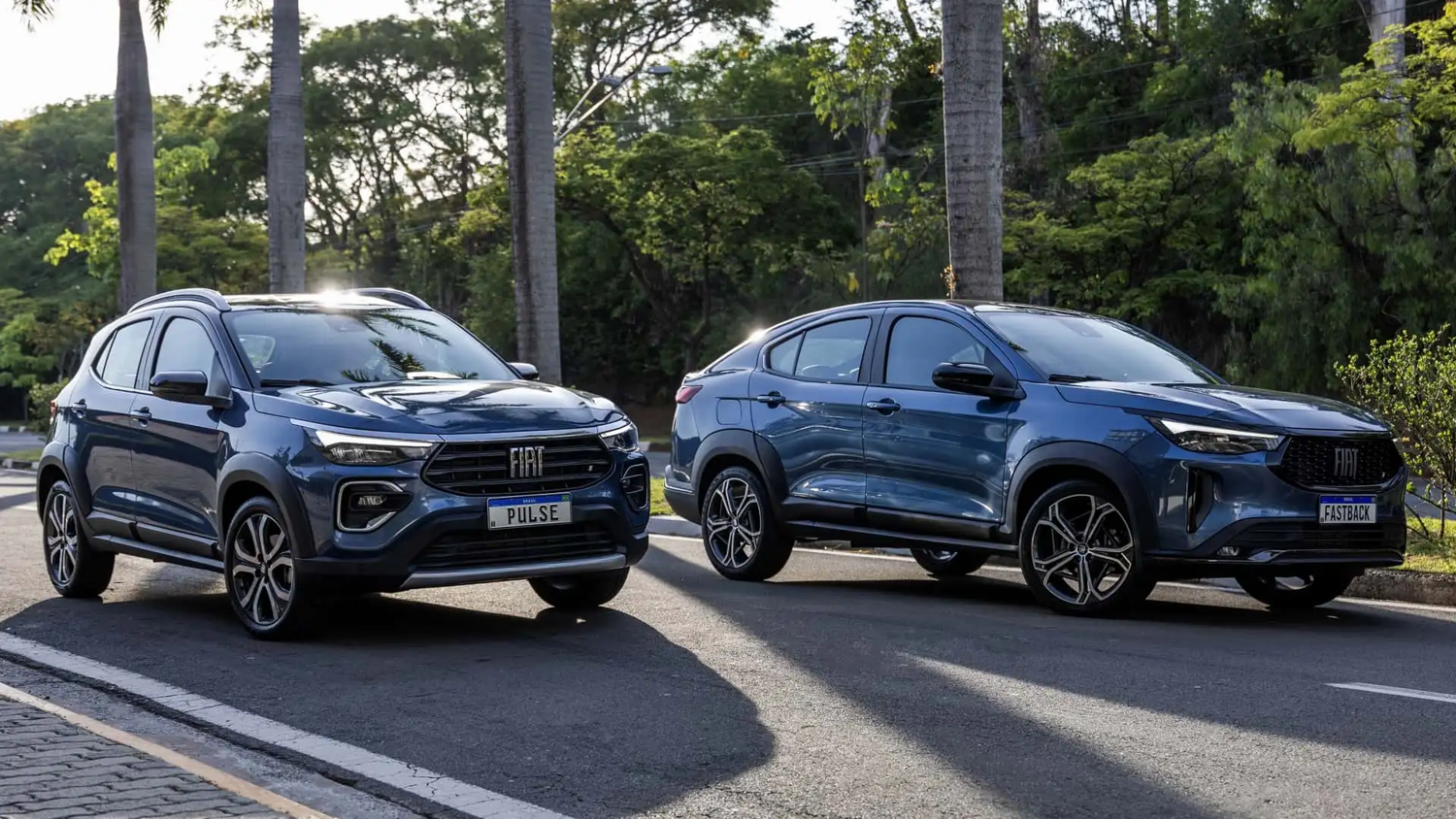 Fiat lança SUVs Pulse e Fastback híbridos com motor flex e elétrico, que prometem menos consumo de combustível.