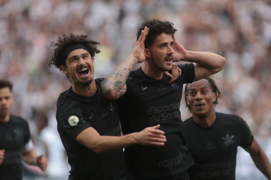 Gustavo Henrique comemora gol do Corinthians sobre o Vasco.