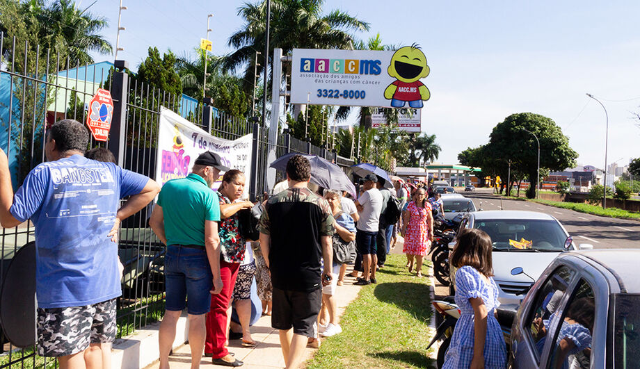 Feirão solidário oferece produtos novos com preços abaixo do mercado e destina recursos para projetos sociais