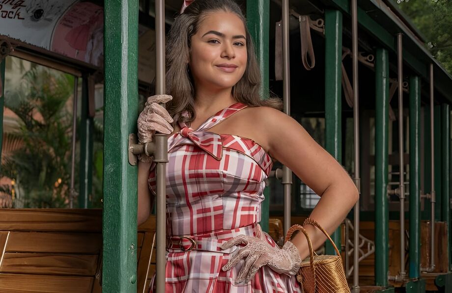 Maisa Silva, em sua primeira novela da Globo, é a mimada Bia (Maisa), antagonista da 'Garota do Momento'