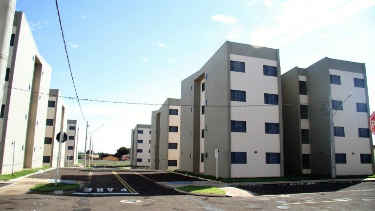 Campo Grande avança em habitação social com assinatura de contrato para 160 novas unidades pelo Minha Casa, Minha Vida.