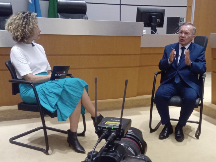 O desembargador Luiz Tadeu Barbosa Silva, gestor da ação, foi o entrevistado do programa