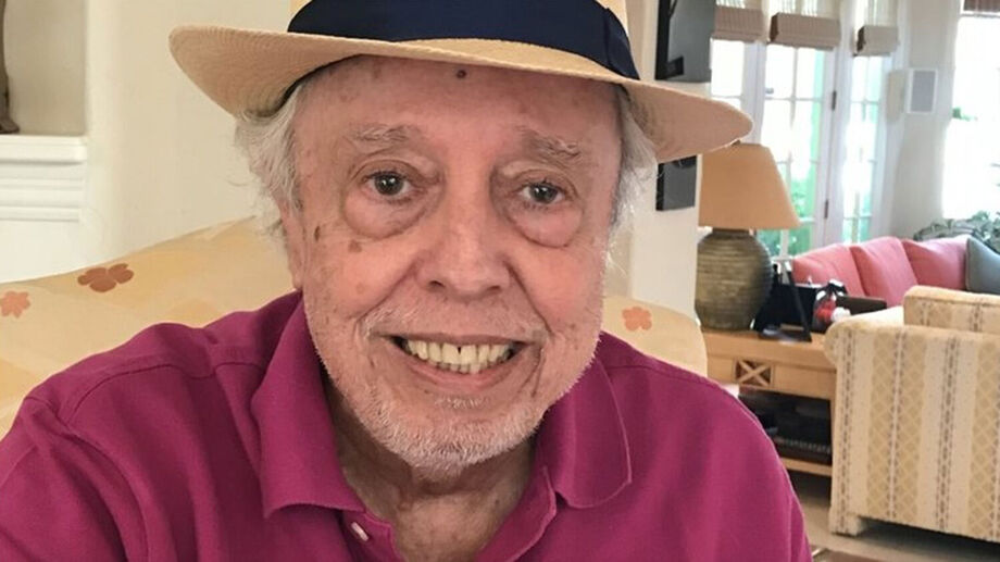 Sérgio Mendes, responsável por popularizar a bossa nova no exterior, morreu em setembro aos 83 anos em Los Angeles, vítima de insuficiência respiratória.