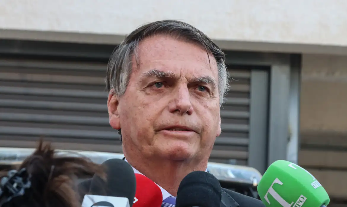 Indiciado, Bolsonaro diz que Moraes faz tudo o que não diz a lei