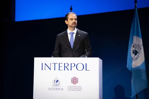 O delegado da Polícia Federal Valdecy Urquiza, de 43 anos, é o novo secretário-geral da Interpol