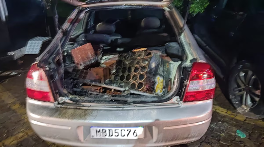 Carro com explosivos próximo à Praça dos Três Poderes