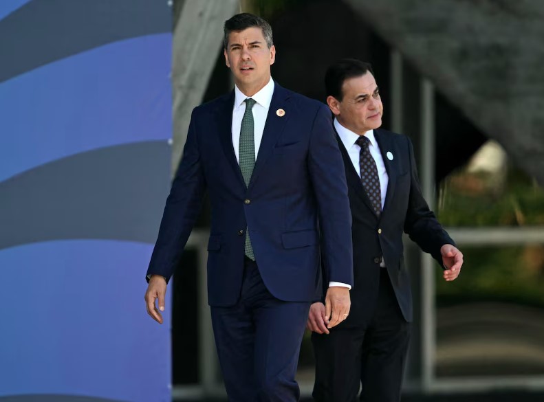 Presidente do Paraguai Santiago Peña é fotografado antes da foto em grupo dos líderes do G-20
