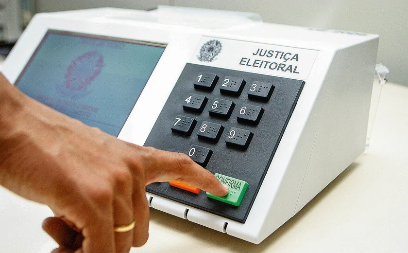 PSDB, PDT, Cidadania e PSOL São varridos de capitais; PL ganha força e PT ressurge.