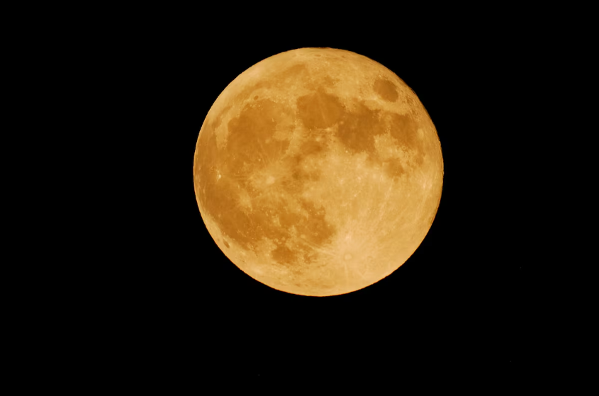 Superlua de novembro poderá ser vista a olho nu em MS nesta quarta (5); lua parecerá maior e mais brilhante.