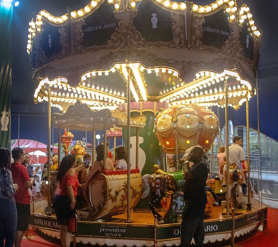 Carrossel do Boticário continua levando magia para a Cidade do Natal até o dia 31