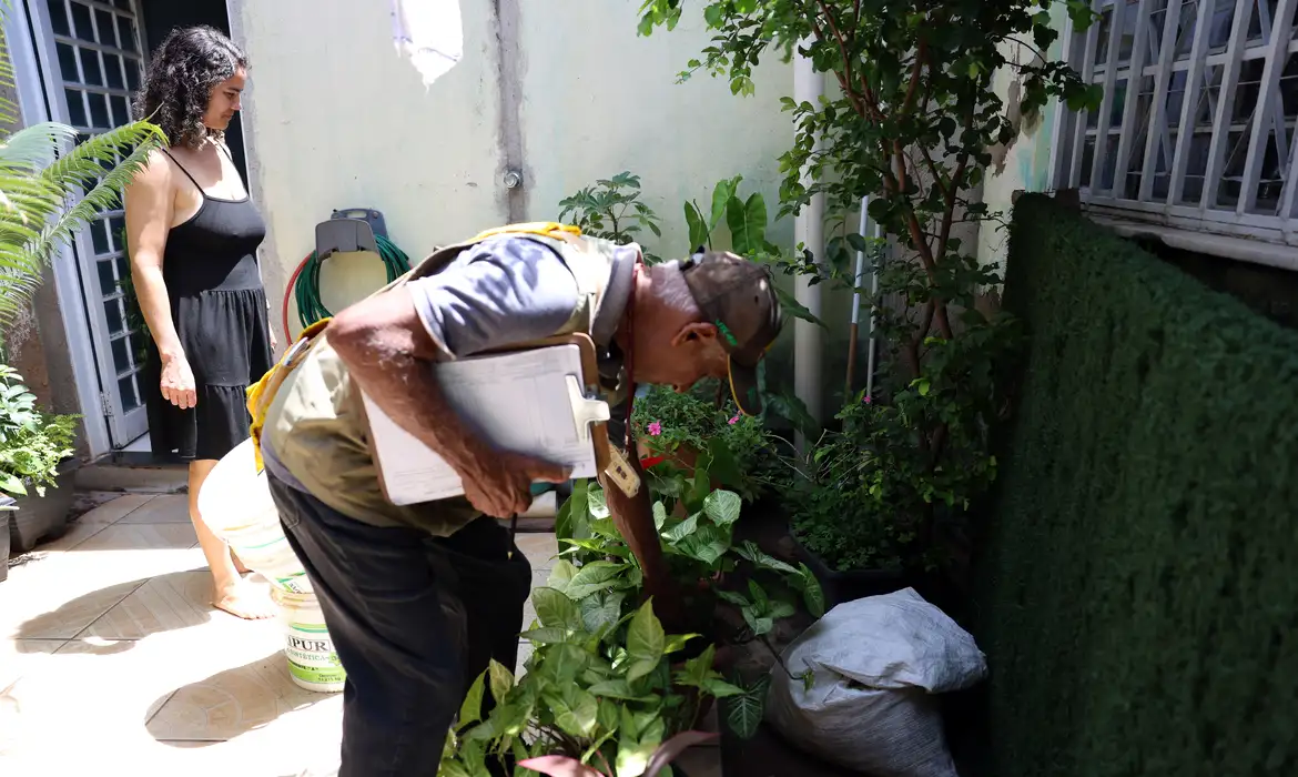 Mato Grosso do Sul reforça prevenção contra a dengue com 10 minutos de cuidado e mutirões em 79 municípios durante o Dia D Nacional.